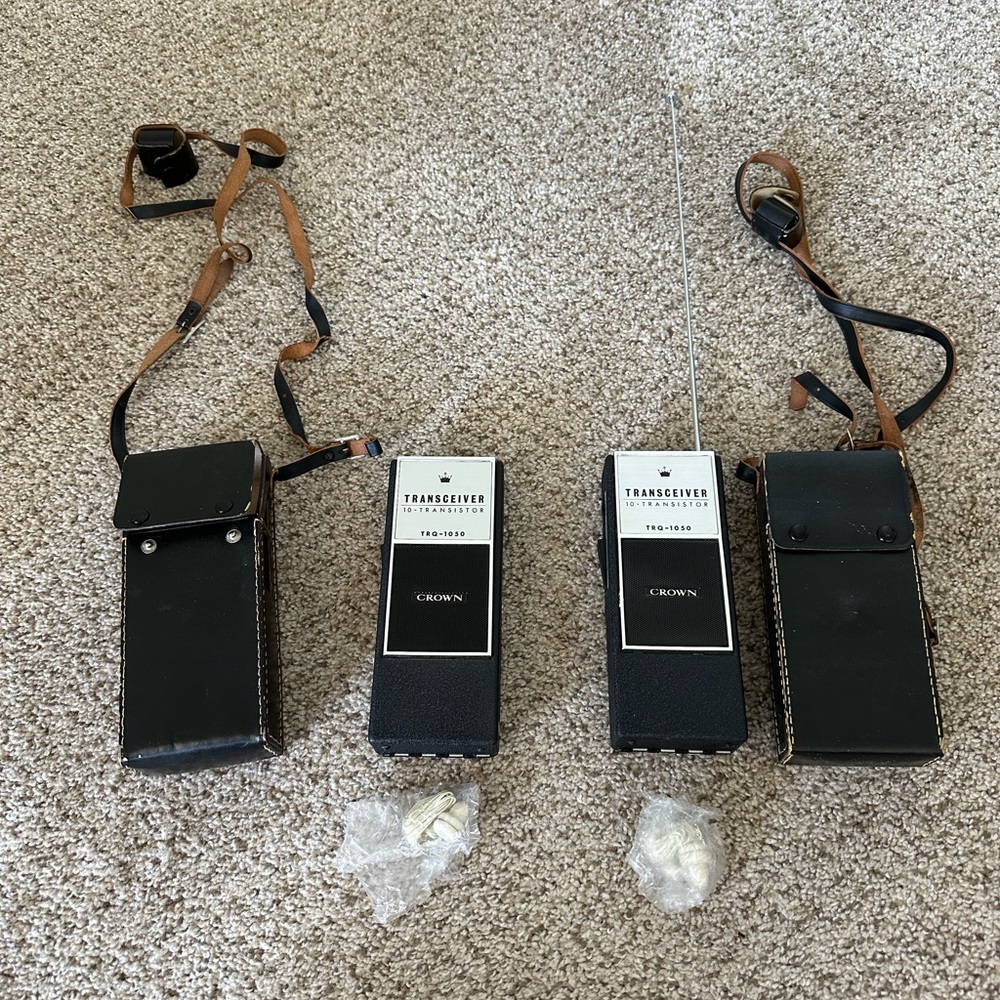 Crown CB Walkie Talkie Set Early 60's TRQ-1050w/Carrying Case Nice.FOR PARTS